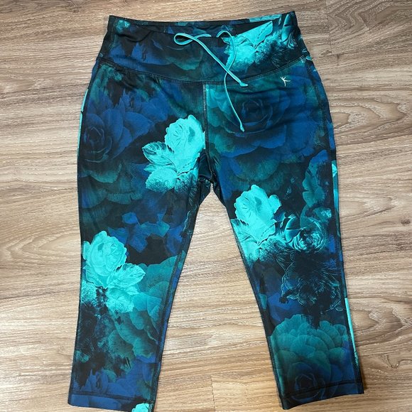 DRI MORE Athletic Crops Fitted - Picture 1 of 4